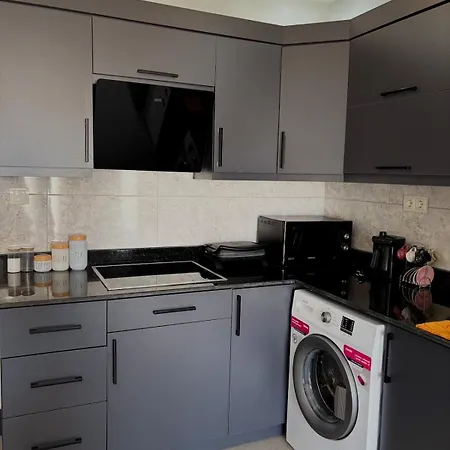 With Jacuzzi And Pool 10 Minutes From The Deadsea Apartment